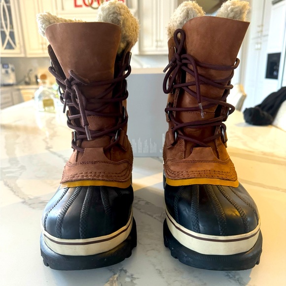 Sorel Caribou Waterproof Boots. Tan. Great condition. Only worn a few times. - Picture 2 of 10